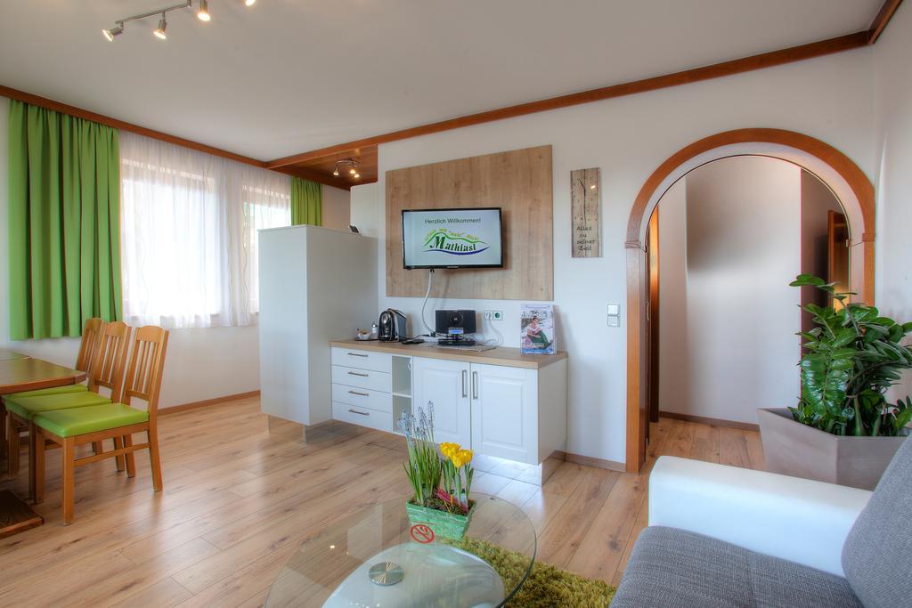 Mathiasl Panorama Ferienwohnungen Bodensdorf Dış mekan fotoğraf